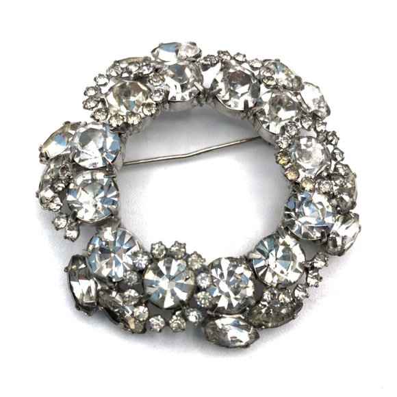 Vintage WEISS Brooch Silvertone Rhodium Rhinestones Wreath Brooch - Picture 1 of 11